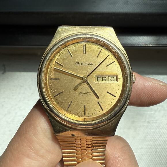 Vintage Bulova Gold Tone Wrist Watch Quartz Swiss Made Men’s 7067 Day Date - Picture 1 of 10